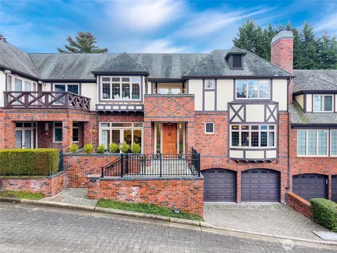 10105 NE 66th Ln, Kirkland, WA 98033