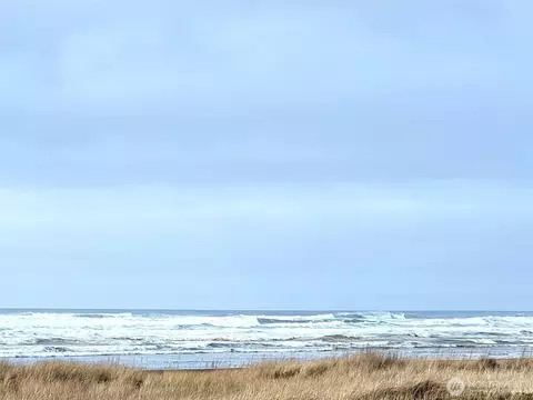 31311 G St, Ocean Park, WA 98640