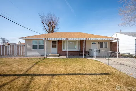71 E Street St SE, Ephrata, WA 98823