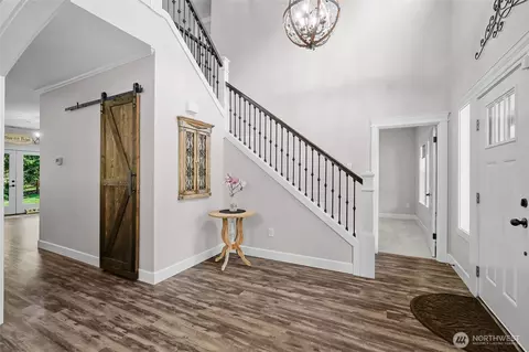 Entry Way - 31833 SE Lake Walker Rd, Enumclaw, WA 98022 photo 1 of 2