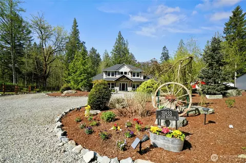 Exterior - 31833 SE Lake Walker Rd, Enumclaw, WA 98022 photo 4 of 12