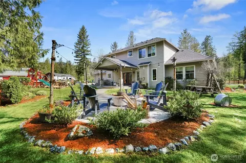 Exterior - 31833 SE Lake Walker Rd, Enumclaw, WA 98022 photo 5 of 12