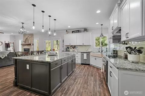 Kitchen - 31833 SE Lake Walker Rd, Enumclaw, WA 98022 photo 3 of 4