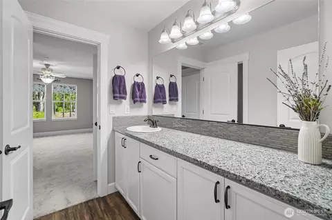 Bath - 31833 SE Lake Walker Rd, Enumclaw, WA 98022 photo 5 of 5