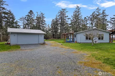 2481 Van Dam Rd, Coupeville, WA 98239