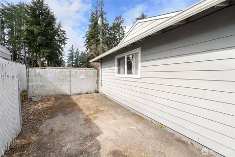 19321 Crescent Dr E, Spanaway, WA 98387 photo 30