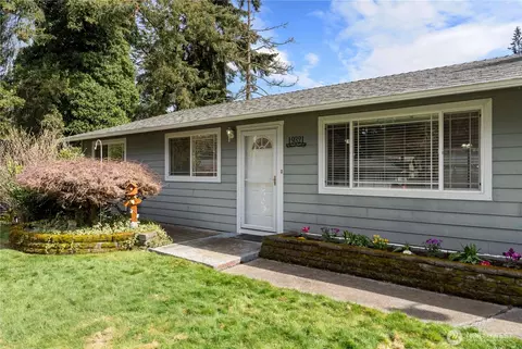 19321 Crescent Dr E, Spanaway, WA 98387 photo 4