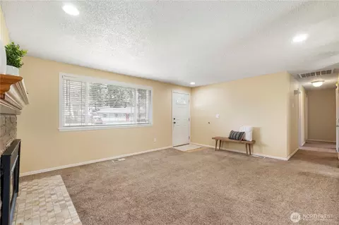 19321 Crescent Dr E, Spanaway, WA 98387 photo 8