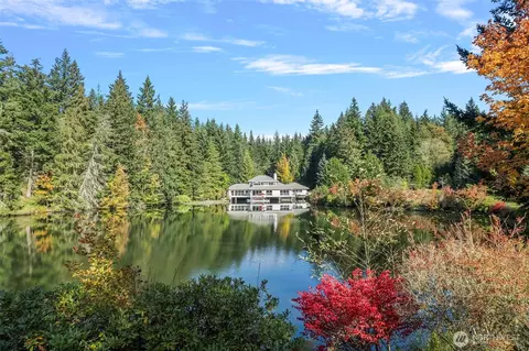 989 Silver Lake Rd, Oak Harbor, WA 98277
