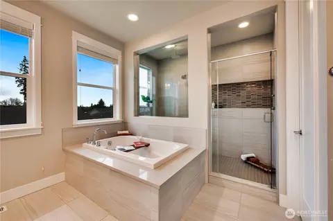 Bath - 21813 33rd Dr SE, Bothell, WA 98021 photo 5 of 8