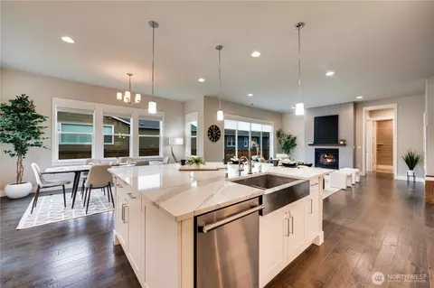 Kitchen - 21813 33rd Dr SE, Bothell, WA 98021 photo 4 of 6