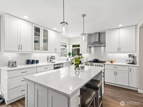 Kitchen - 4302 136th St SE, Mill Creek, WA 98012 photo 4 of 5