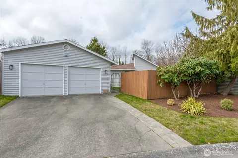 Exterior - 9232 1st Dr SE, Everett, WA 98208 photo 3 of 9
