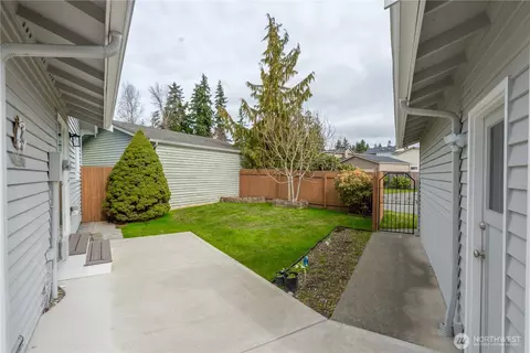 Exterior - 9232 1st Dr SE, Everett, WA 98208 photo 4 of 9