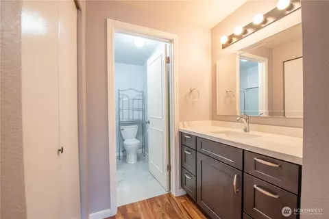 Bath - 9232 1st Dr SE, Everett, WA 98208 photo 1 of 3