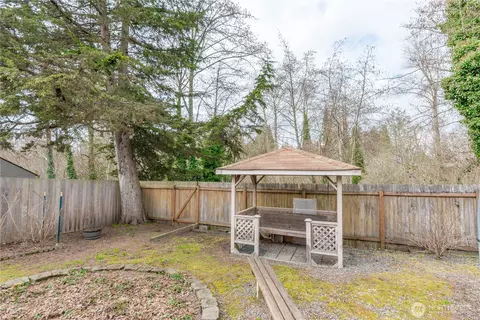 Exterior - 9232 1st Dr SE, Everett, WA 98208 photo 8 of 9