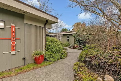 17805 6th Ave SW, Normandy Park, WA 98166
