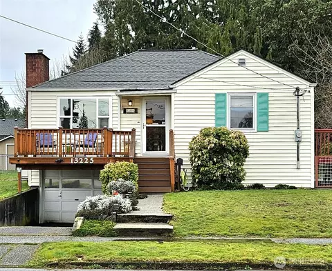 13225 1st Ave SW, Burien, WA 98146