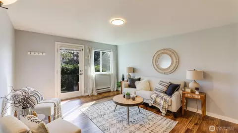 4111 Whitman Ave N #204, Seattle, WA 98103