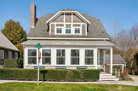 221 Meriweather St, Pacific Beach, WA 98571