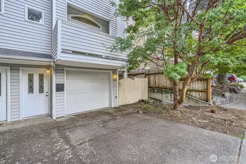 2446 NW 57th St, Seattle, WA 98107