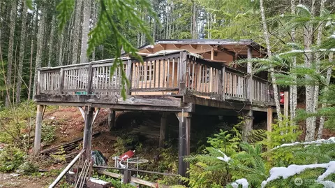 2001 N Dow Mountain Rd, Hoodsport, WA 98548