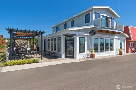 235 Howerton Ave SE, Ilwaco, WA 98624