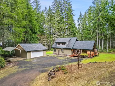 140 E Heights Pl S, Belfair, WA 98528