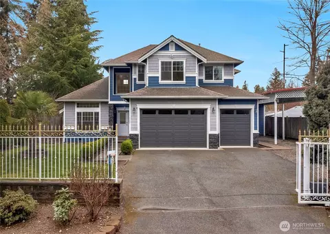 360 NE 167th St, Shoreline, WA 98155