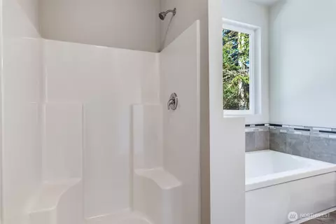 Bath - 716 Tipsoo Loop S, Rainier, WA 98576 photo 1 of 3