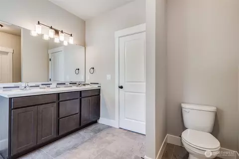 Bath - 716 Tipsoo Loop S, Rainier, WA 98576 photo 2 of 3