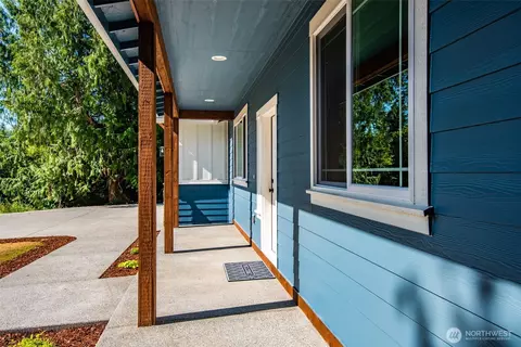 Exterior - 716 Tipsoo Loop S, Rainier, WA 98576 photo 4 of 8