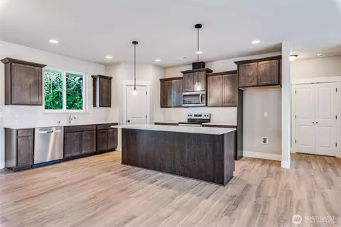 Kitchen - 716 Tipsoo Loop S, Rainier, WA 98576 photo 1 of 5