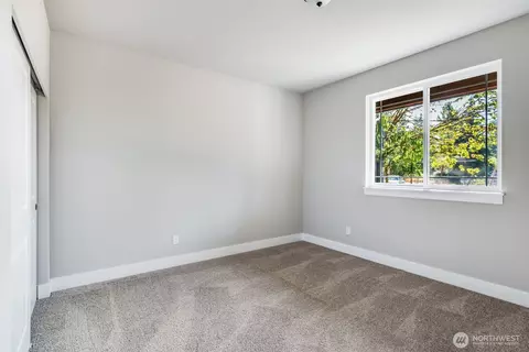 Bedroom - 716 Tipsoo Loop S, Rainier, WA 98576 photo 5 of 7