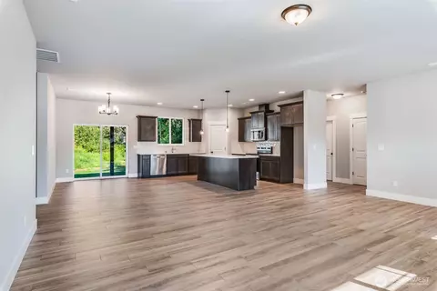 Living - 716 Tipsoo Loop S, Rainier, WA 98576 photo 3 of 3