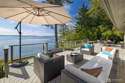 53 Smugglers Cove Rd, Friday Harbor, WA 98250
