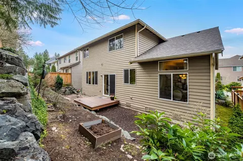 Exterior - 18615 13th Dr SE, Bothell, WA 98012 photo 5 of 6