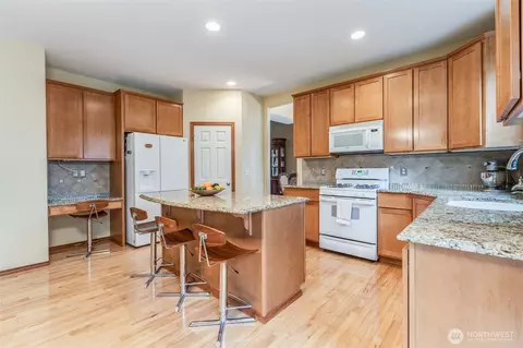 Kitchen - 18615 13th Dr SE, Bothell, WA 98012 photo 2 of 2
