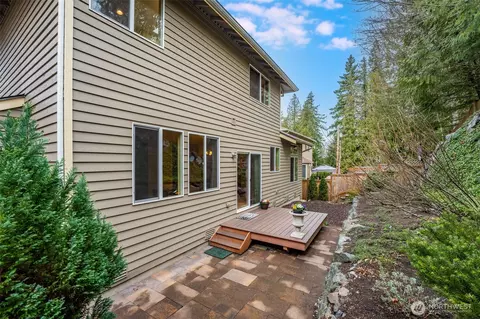Exterior - 18615 13th Dr SE, Bothell, WA 98012 photo 4 of 6