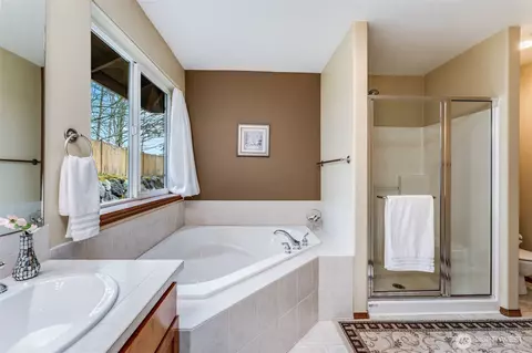 Bath - 18615 13th Dr SE, Bothell, WA 98012 photo 2 of 5
