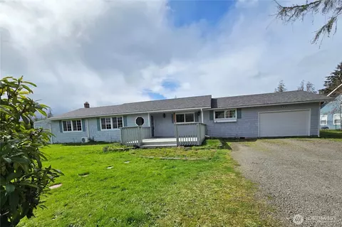 831 Robin Hood Loop, Forks, WA 98331