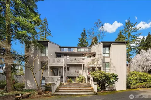 10922 NE 34th Pl #3, Bellevue, WA 98004