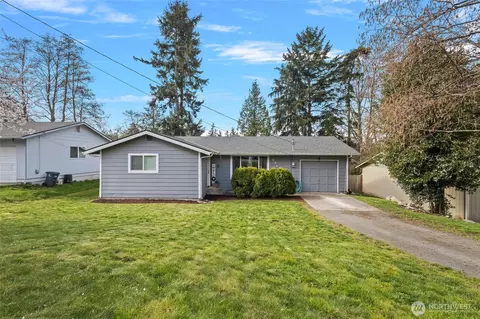 4349 Rhododendron Dr, Oak Harbor, WA 98277