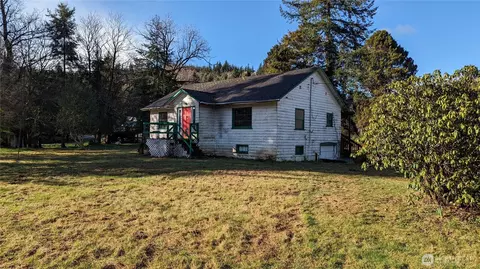 10169 State Route 101, Raymond, WA 98577