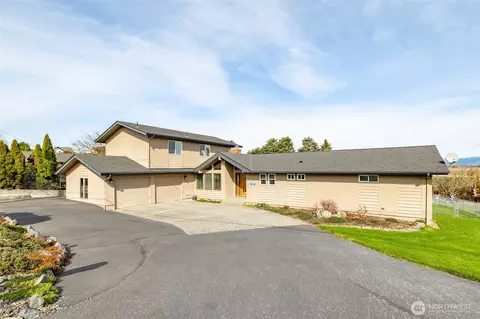 17077 Peterson Rd, Burlington, WA 98233