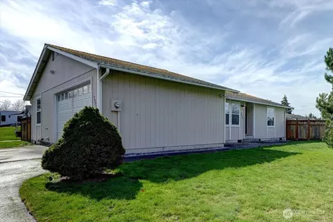 9908 20th Ave E, Tacoma, WA 98445