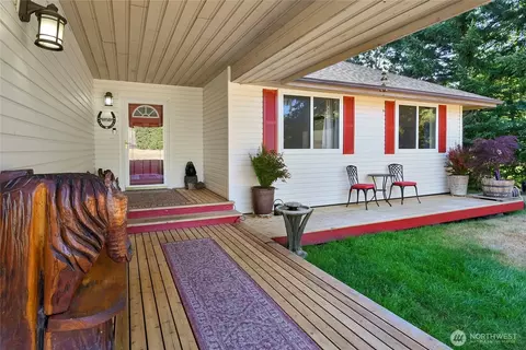 20417 Pugh Rd NE, Poulsbo, WA 98370