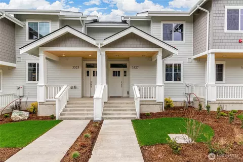3527 Sussex Dr, Bellingham, WA 98226