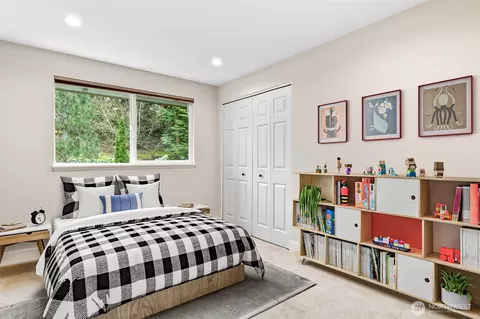 Bedroom - 18403 Baldwin Rd, Bothell, WA 98012 photo 4 of 4