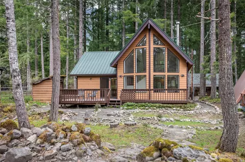 213 Crescent Beach Dr, Packwood, WA 98361
